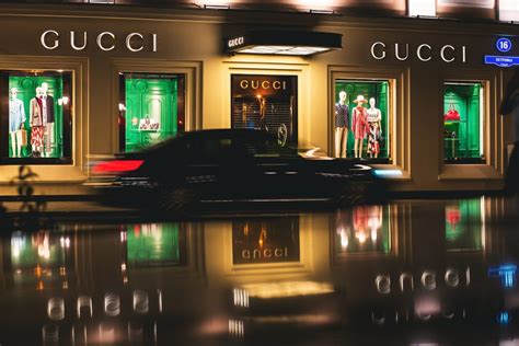 brands that look like gucci|expensive stores like gucci.